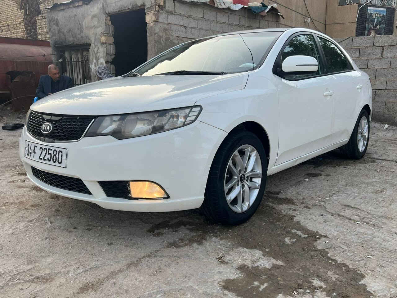 سيراتو 2013 خليجي
رقم دولي مداور وين مايعجبك
بيهه قطعتين صبغ بدون اي دواخل
السياره جاهزه وحلوة
مكان السيارة نجف***********بيع او مراوس النجف, العراق
