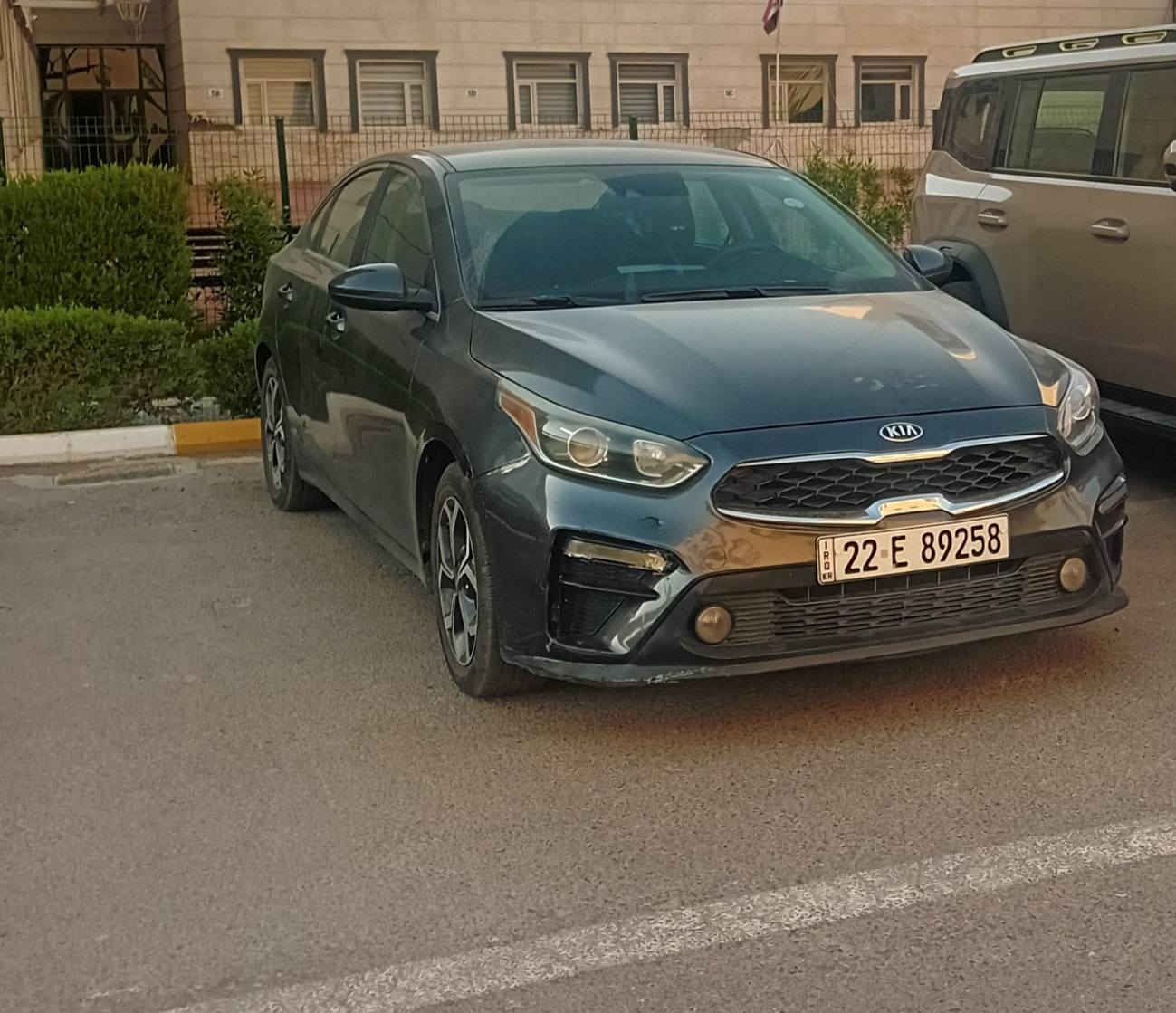 السلام عليكم كيا فورتي للبيع  موديل ٢١ ..  سيارة نظيفة  بدون ايرباكً كل ايرباكاتها سليمه 100% محرك دوش 2000  .. ماشية 75.. مواصفات السياره رادار تحكم استيرن ومانع انزلاق وثلاث أنظمة قيادة ( الكًير و  المحرك والتبريد  مكفولات ))  السيارة وارد أمريكي ( حادثة چاملغ امامي ما واصل لل لغد ) 
رقم أربيل .. السيارة باسمي تحويل مباشرة 
للاستفسار  وارسال تقرير الحادث الاتصال على *********** 
متوفر واتس اب 
السعر128$
