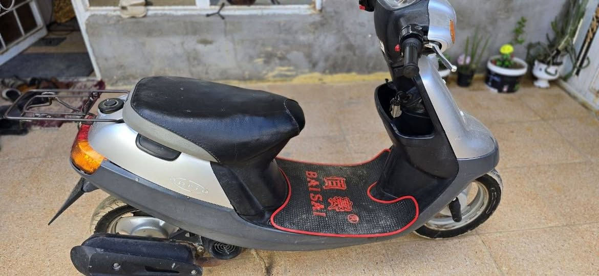 🔴..سلام عليكم شباب دراجة بطة نضيفة نضافة100%100
المكان النجف الاشرف ناحية الحيرة والشراي بي خير ويدلل.......... سعر 400 وبيها مجال شيء قليل الرقم الهاتف ***********

ملاحضة/ مكينة مامفتوح برغي بها والشاصي مابي ولا لحيم
