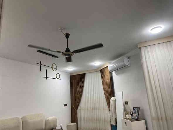 ⭕️دار للبيع في حي الصحة خامس دار عن جسر بتة (موقع مميز)

⭕️المساحة ١٠٠م زراعي واقع حال ١٢٠م

⭕️بناء حديث طابقين 

⭕️الطابق الارضي يحتوي على صالة وهول ومطبخ ومجمع صحيات وكراج سيارة 

⭕️الطابق الثاني يحتوي على غرفتين نوم ومجمع صحيات

⭕️السعر (٢٢٠) مليون قابل للتفاوض 

 

*نستقبل جميع عروضكم السكنية 🏠 والتجارية 🏡 بكافة مناطق الحلة 
……………………………..
للمزيد من المعلومات

مراجعة مكتب بابل الكائن في شارع ٦٠ مقابيل حلويات ريف دمشق او سفينه النجاة سابقاً او الاتصال ☎️ 

***********ابو احمدالاسدي  
***********احمد الاسدي
***********امير الاسدي
