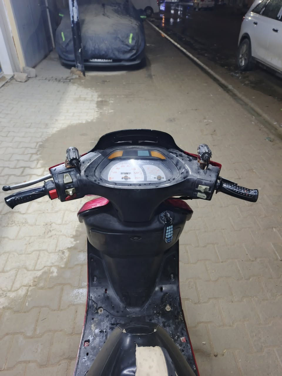 سلام عليكم 
فراشه البيع 
نضافه فول شلعه شك الكاع 
كهربيات كله شغاله 
مكان نجف
سعر 425وبيه امجال
اتصال ***********
