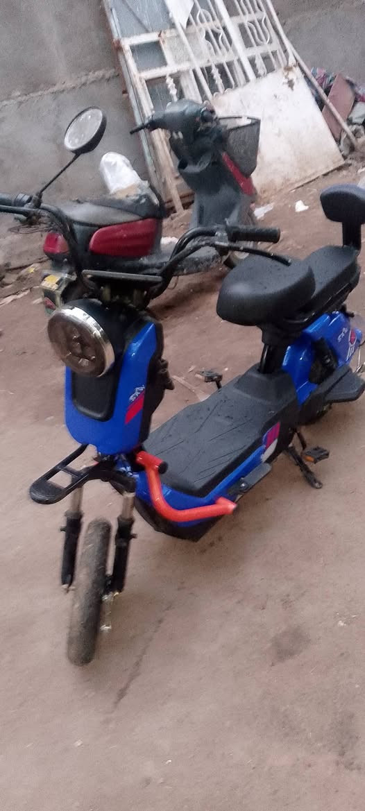 السلام عليكم 
بايسكل شحن للبيع. خمس بطاريات 
2بطاريات عطلانات ونقص جاملغ امامي 
.  غراضه كامله زنجيل سله  امرايات 
اليريده  بخدمته. المكان كربلاء الحولي


**إذا كنت صاحب هذا الإعلان وتريد حذفه لأي سبب، رجاءا أرسل رسالة إلى الدعم الفني**