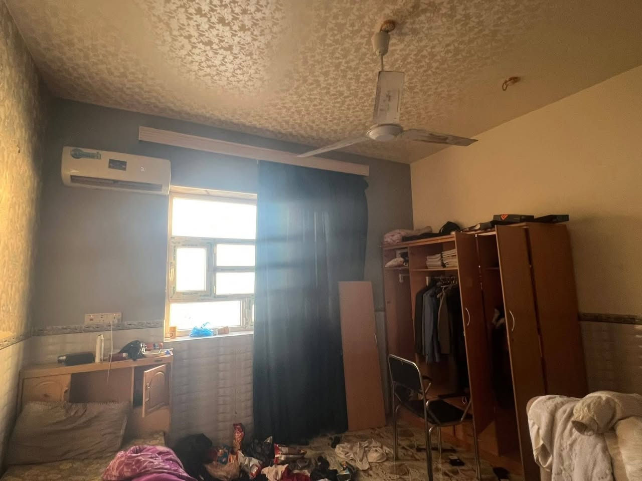 اعلان من #النيزك_للعقار لبيع وشراء الاراضي و الدور الزراعية والسكنية والمقاولات العامة 
--------------------------------------------
دار للبيع بموقع ممتاز 
موقع البيت - صلاح الدين - قضاء بلد - جمعية الامام ع شارع الضلوعية مباشر يطل ع شارعين 
 
يتكون الطابق الارضي:

- غرفة
- مطبخ 
- صالة 
- صحيات 
-منور
-طرمة 
-يتكون الطابق الثاني 
-غرف عدد 2
-بيتونة 
-سطح 
 
:مساحة الدار 200م

📄 نوع العقار : كلك

--------------------------------------------
للاستفسار والتواصل : ***********

او زيارة مكتبنا الكائن في - صلاح الدين - بلد - شارع الامير - مقابل عيادة الدكتور قاسم حاتم
