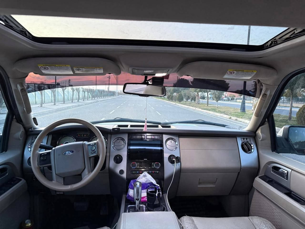 فورد اكسبديشن خليجي موديل 2011 بلاديه مكفوله وكاله نيفا مكينه 5.4L رقم اربيل باسم صاحبها تحويل مباشر 
مواصفات فئه الليمتيد 
داخل جلد بيجي 
كشنات كهرباء+ تدفئه+ تبريد 
شاشات خلفيه
صندوق كهرباء 
فتحه سقف 
فورويل دبل اكسل 
تخم نوزلات جديد 
تخم بلكات جديد 
ديسكات+فلنجات جديده 
مكان السياره/اربيل 
Lpg+ بنزين
رقم صاحبها ***********
***********
السعر - 150 
تراوس
