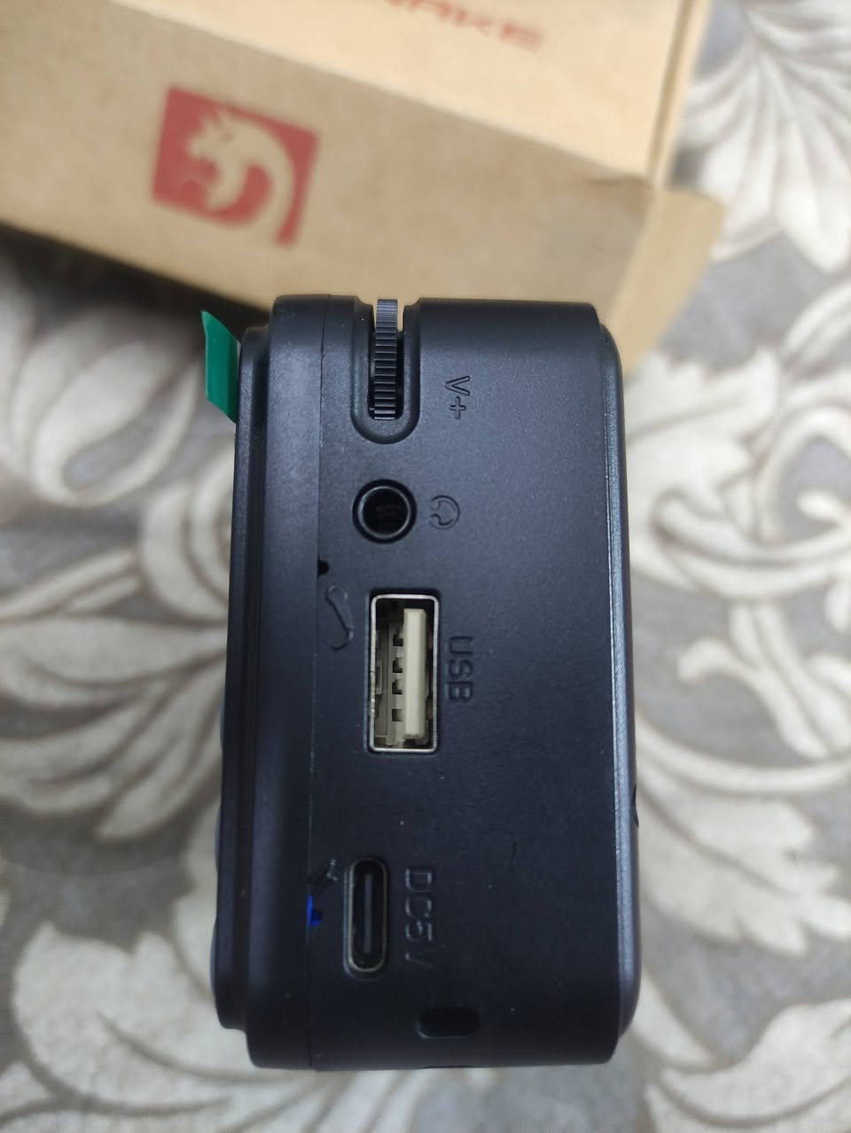 راديو امزون للبيع جديد غير مستخدم بطاريه ليثيوم +طاقه شمسيه +منفذ رام +منفذ شحن تايبسي السعر 12الف 
***********
