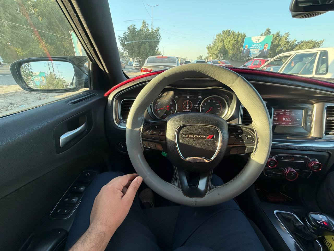 جارجر 2016 رقم بغداد الجديد بأسمي شخصيا مشروع وطني
مواصفات sxt العاديه 
ضربتها جاملغ اليسره سطحيه 
البنيد والدعاميات  محدث فقط 
بيها تكحيلات بسيطه 
الكير والمكينه مكفوله من كلشي 
ماشيه 122 ميل 
تخم تايرات جديد 
بطاريه جديده 
استخدام شخصي نظيفه السياره كلش
١٦٥ وبي مجال بسيط


**إذا كنت صاحب هذا الإعلان وتريد حذفه لأي سبب، رجاءا أرسل رسالة إلى الدعم الفني**