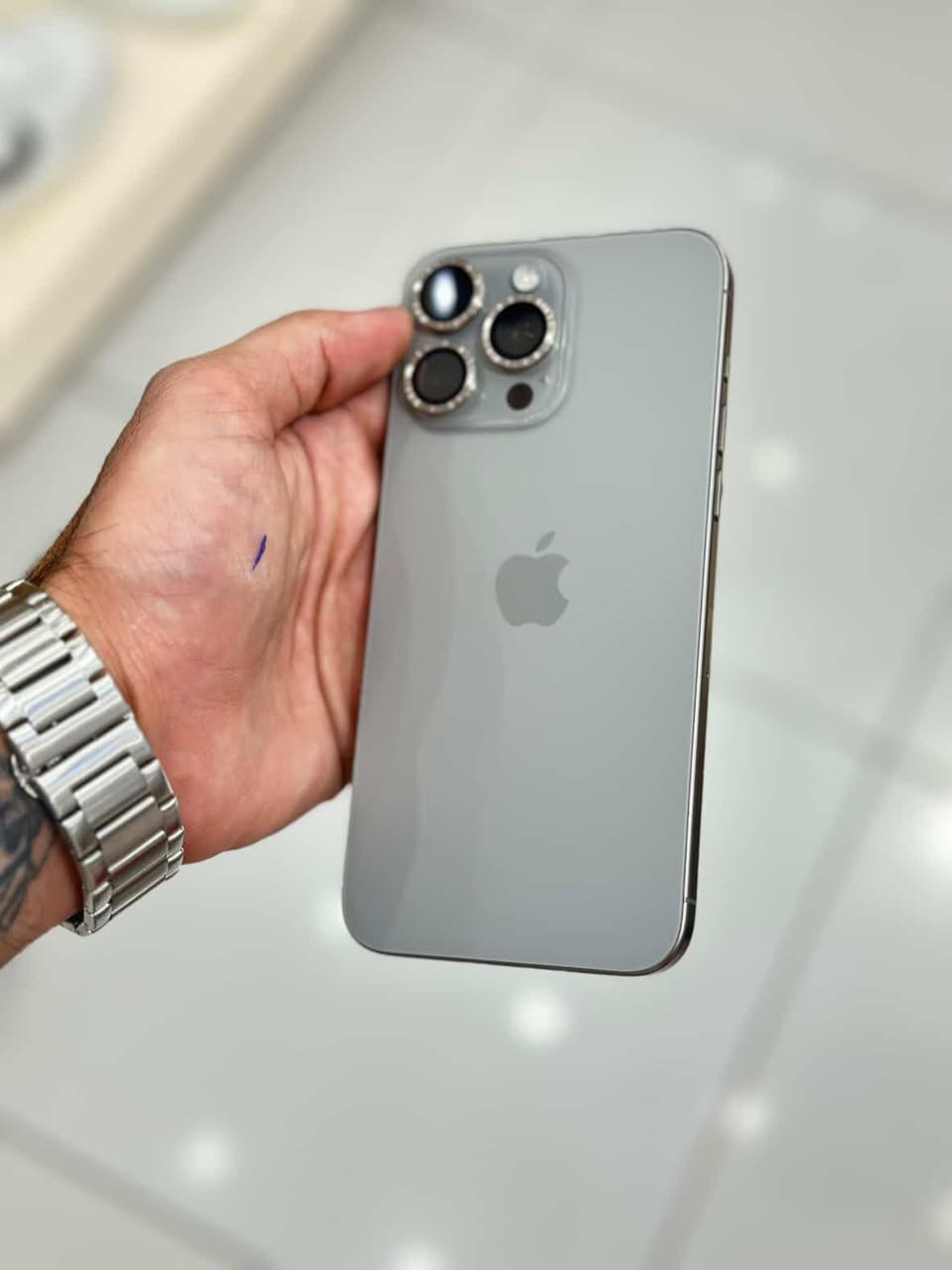 لحد ينطي كلمه وهوه موكدها حبايب
ايفون ١٥ برو ماكس جهاز وتر بروف 
ذاكره ٢٥٦ بطاريه ٨٤ شحن كلشش حلو
جهاز ويا كارتونه مالته نضيف جدا
السعر ٩٥٠ الف وبي مجال للناس الطيبه مكاني بغداد الامين
التواصل ماسنجر حبايب


**إذا كنت صاحب هذا الإعلان وتريد حذفه لأي سبب، رجاءا أرسل رسالة إلى الدعم الفني**