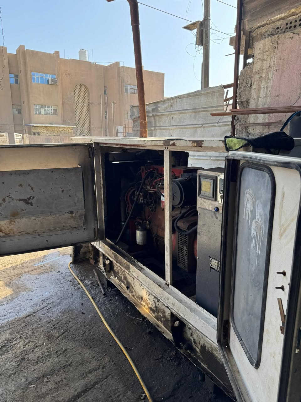 مولد بيركنز انكليزي اصلي مو صيني ما مفتوحه تشغيل اوتو وحمايه نضام كامل 45 كيفي تشدله سوبر تصير 65 اربع سلندر 
جاهزه السعر 40 وبيه مجال الاتصال *********** وتساب
