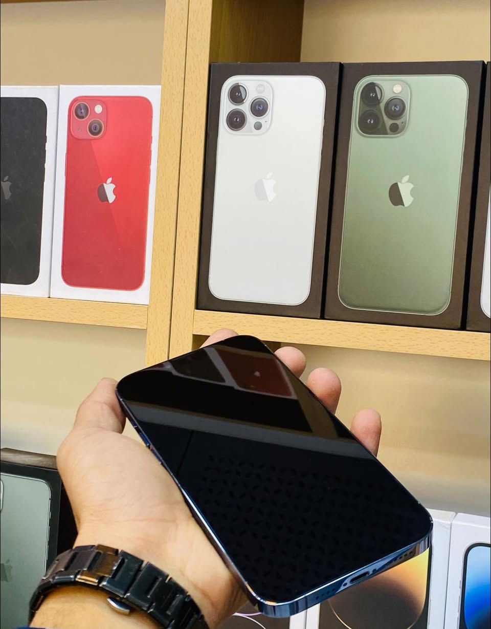 السعة: 256GB
🔹 حالة الجهاز: نظافة 100%
🔹 صحة البطارية: 95%
🔹 الاستخدام: قليل جداً
🔹 الجهاز: أصلي 100%
🔹 الملحقات: كاملة أصلية
🔹 الضمان: مشمولة
🔹 السعر: مناسب وقابل للتفاوض بالمعقول

📞 رقم التواصل:
***********

📍 العنوان:
القطاع – شارع المدارس – مقابل مدرسة الأندلس
مركز الشمس 2
