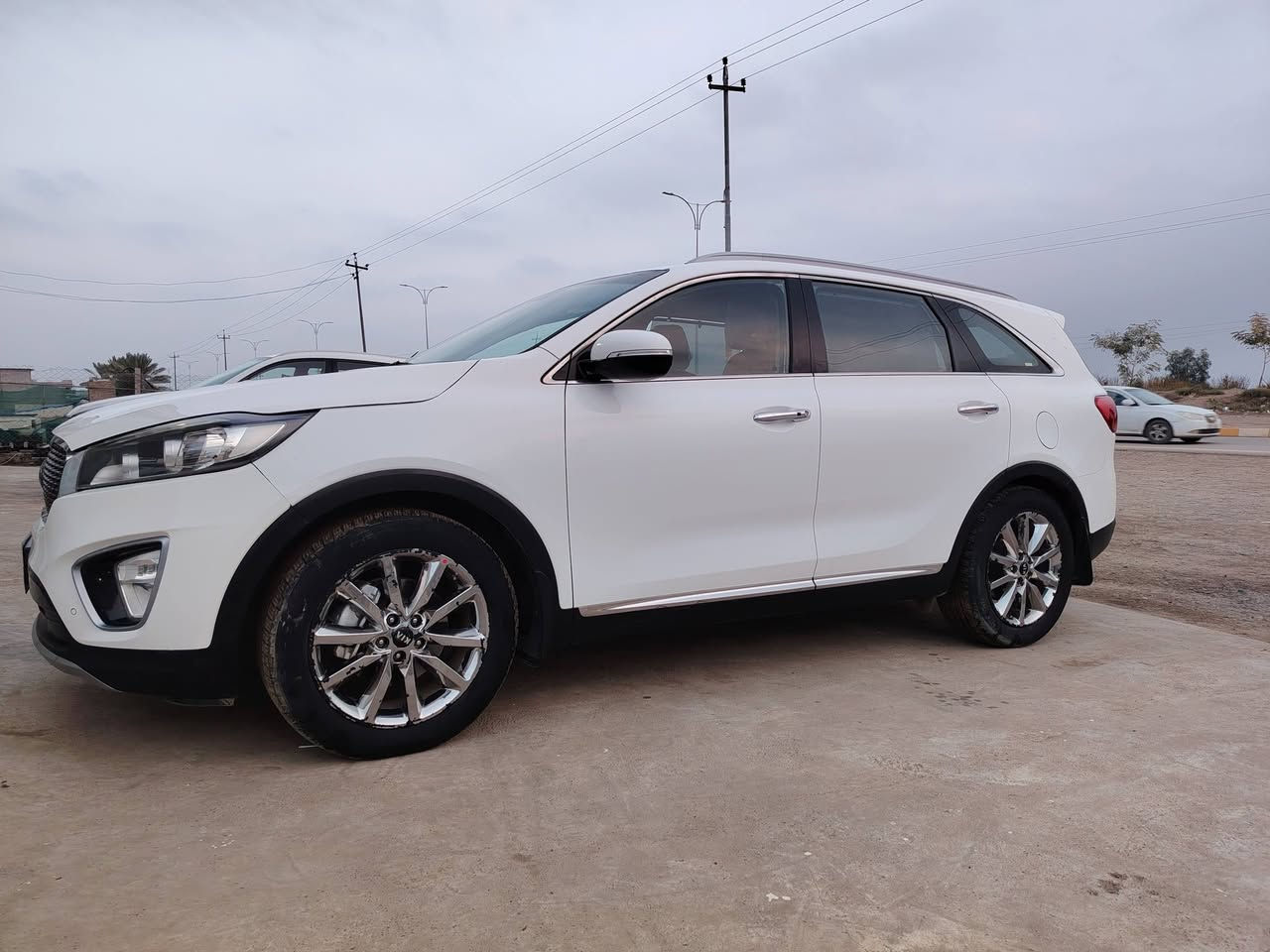 كيا سورنتو ٢٠١٦ خليجي محرك ٣٦٠٠ رقم بغداد ٦سلندر
السونار موجود مع الصور سيارة نظيفة محرك مكفول
كير مكفول بس بيها صبغ مكانات موضحه بالسونار ضربات وموجودة صورها قبل الصبغ 
مري شفط تحكم ستيرن حساسات أمامية وخلفية تدفئة وتبريد/ السعر ١٩٥ وبيها مجال بسيط حق الجيه
للإستفسار الأتصال على الرقم ***********
***********
