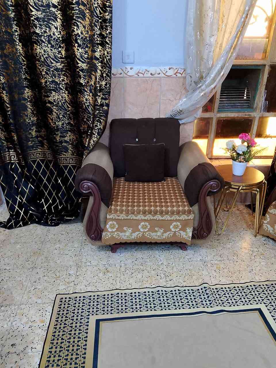 يا الله 

السلام وعليكم 

عندي نص ضخم قنفات للبيع نضيفات مال بيتي 

السعر 125

الموقع منطقه الشعب شارع الصحه قرب جامع الحق 

اتصال على الهاتف 

***********
