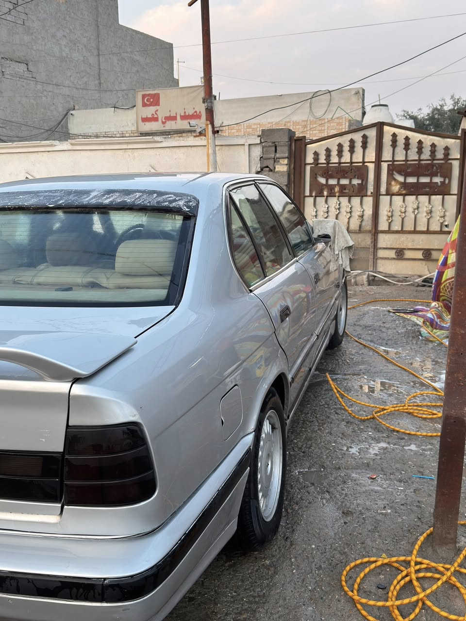 السلام عليكم من رخصة الادمن BMW525 للبيع 
السيارة موديل 1989 تخم تاير جديد تخم ويل جديد 
كير ومحرك السيارة خير من الله مصبوغة عام اثر جراد مابيها حادث السيارة مصروف عليها ونواقصها شغلات بسيطة 
سيارة بأسمي تحويل ثاني يوم رقم جديد بغداد حجم المحرك 525 اصل محرك مفتوح 
السيارة معروضة بـ 60$ وبيها مجال العنوان بغداد 
الرقم: ***********
