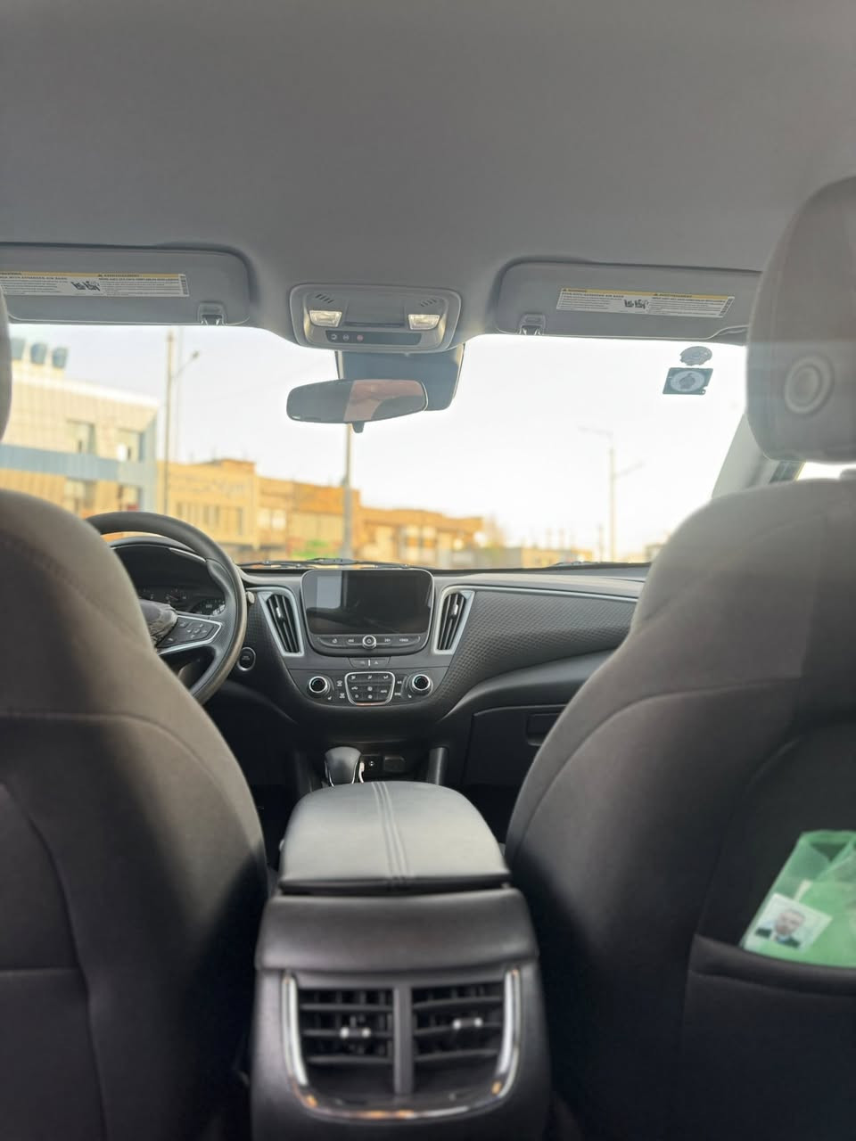 ماليبو موديل 24 معوقين بصره مواضفات LT1 هاند بريك بصمه تحديد مسار توقف تلقائي قطعتين تبريد ضرر السياره بنيد مبدل وبيه مكانات بارد المعوق موجود ولد شاب السياره جديده ما ماشيه بلعراق صارله 3 اشهر السعر 140
***********
