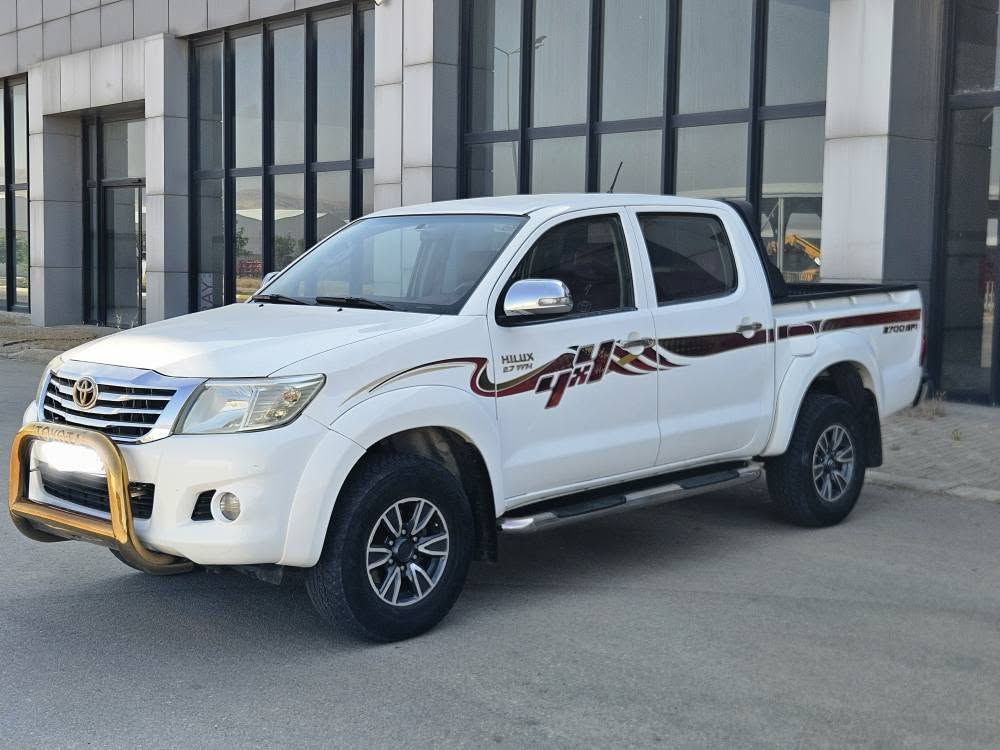 مەرزیەی دبڵ ئەکسلی سەید نەهرۆی بێ بۆیاغ مۆدێل2013 ناوسور و بتڵ لەشەریکەوە یەک دەستە لای خۆمانە 270 هەزار هەقیقی ڕۆشتوە مەکینەی بڕغوی نەکراوەتەوە گێڕ و مەکینە و ئەکسل و تەبرید و کارەبایی گشت گیانی بەشەرتی یەک مانگ سەنەوی بەناوی خۆمەوەیە تا 2031 تازەیە و یەک هەزار دیناری مەسرەفی نیە 
سعری 205 گەڵاو مەعامەلەیەکی برایانەی تیایە  سلێمانی 
*********** السليمانية, العراق

