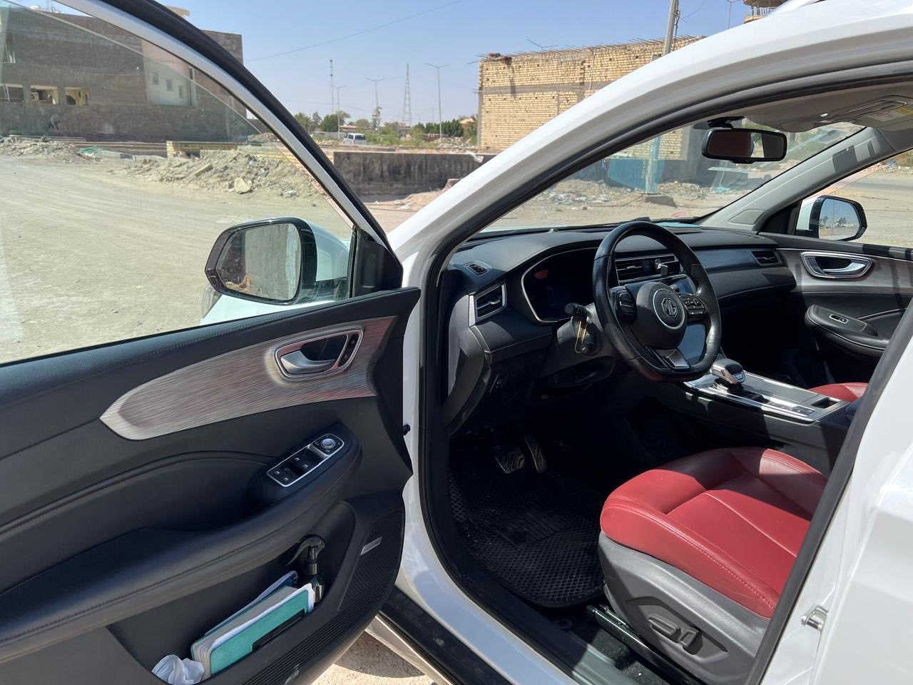 ‎للبيع
MG فئة RX5
‎موديل2024ماشية 40 الف 
‎بعدها بالضمان 
‎محرك 1500 تيربو رياضي
‎فول مواصفات 
‎فتحة سقف بانوراما 
‎مقاعد جلد وكهرباء 
‎شاشة تحكم بالسيارة 
‎كاميرا 360 درجة امامية وخلفية وجانبية 
‎انارة داخلية وخارجية LED 
‎شاحن واير ليس 
‎بصمة ابواب وتشغيل 
‎هاند بريك دكمة 
السعر ١٥٥ وبيه مجال 
مكاني البصره  خمسميل شارع الميثاق ‎
رقم الهاتف (***********)
