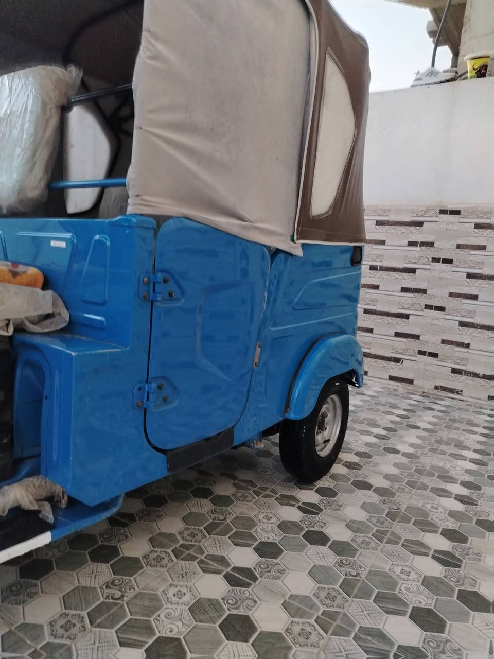 سلام عليكم تكتك البيع مديل ٢٣ وراق بس
مكان البطحاء رقم ***********
