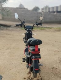 دراجة شحن • تحتاج بطاريات • نظيفه