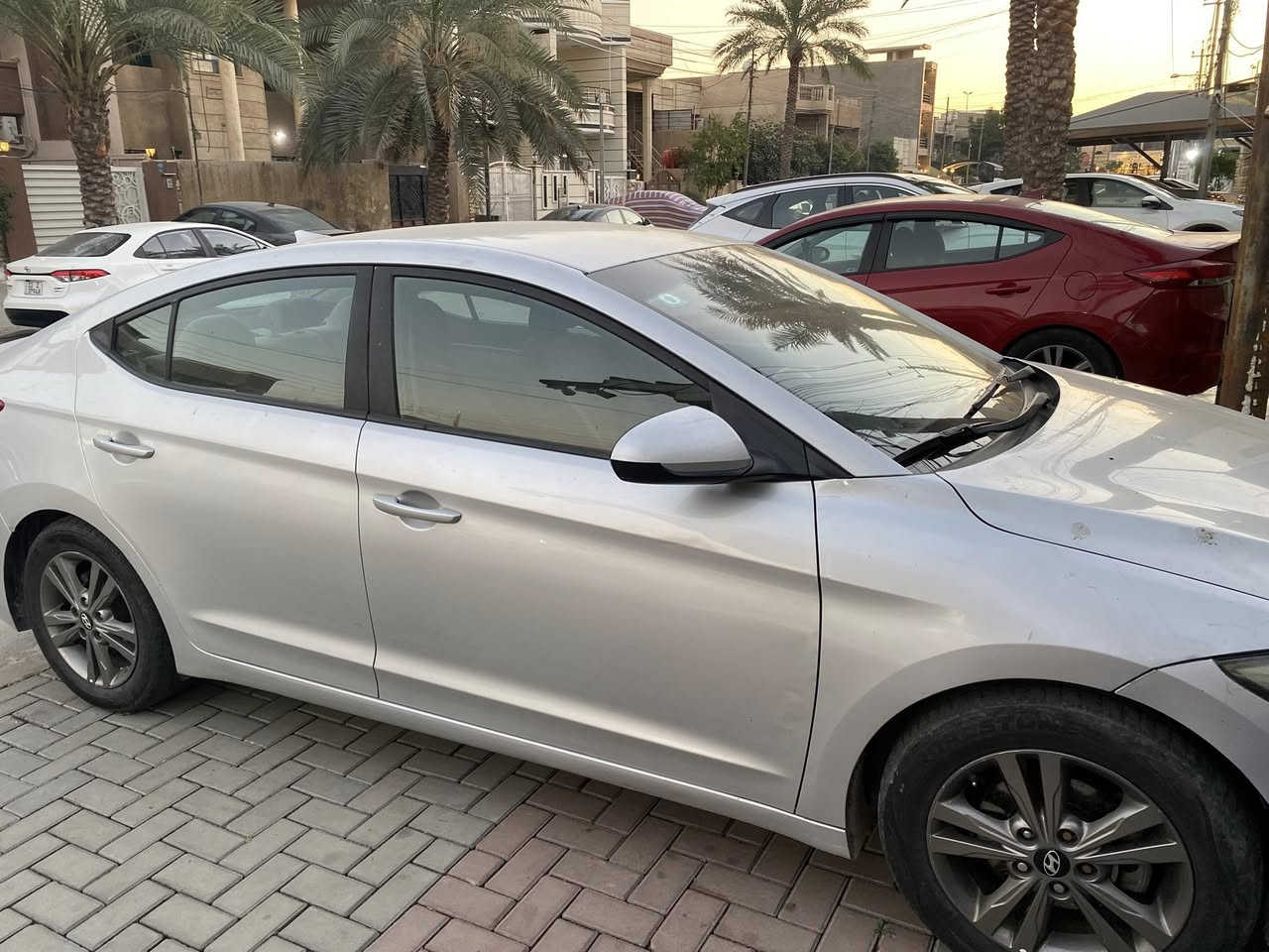 السلام عليكم
النترا 2018 وارد امريكي 
محرك 2000 دوش مكينه خير من الله 
كير اي تي 6 نمر 
مواصفات se
شاشه. اصليه 
لد زنون شاشه اندرويد 
مثبت سرعه كروس 
3 انظمة قياده يكو سبورت نورمول 
تحكم ستيرن جيهتين 
كامره خلفيه 
تدفئه تبريد خير من الله 
سنويه2028  
 رقم بغداد الجديد بسمي شرط تحويل 
موجوده صور الوارد و سونار 
حادث جاملغ فقط امامي 
مكان بغداد حي الجهاد 
هاتف ***********
السعر ١٢٣
