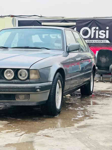 السلام عليكم
BMW للبيع

موديل 1991

صبغ بلاد فقط البنيد مصبوغ 

غرفه جلد

جامات 4 كهرباء

كهربائيات بلاد 

حداديه خلفي امامي 💯 

مكينه جديدة قبل كم يوم بدلتها

تبريد

تدفئه

تخم تاير 

رقم انكليزي باسمي 

الحجم 735

مكان السياره العماره

***********
السعر 70 وبيه مجال
