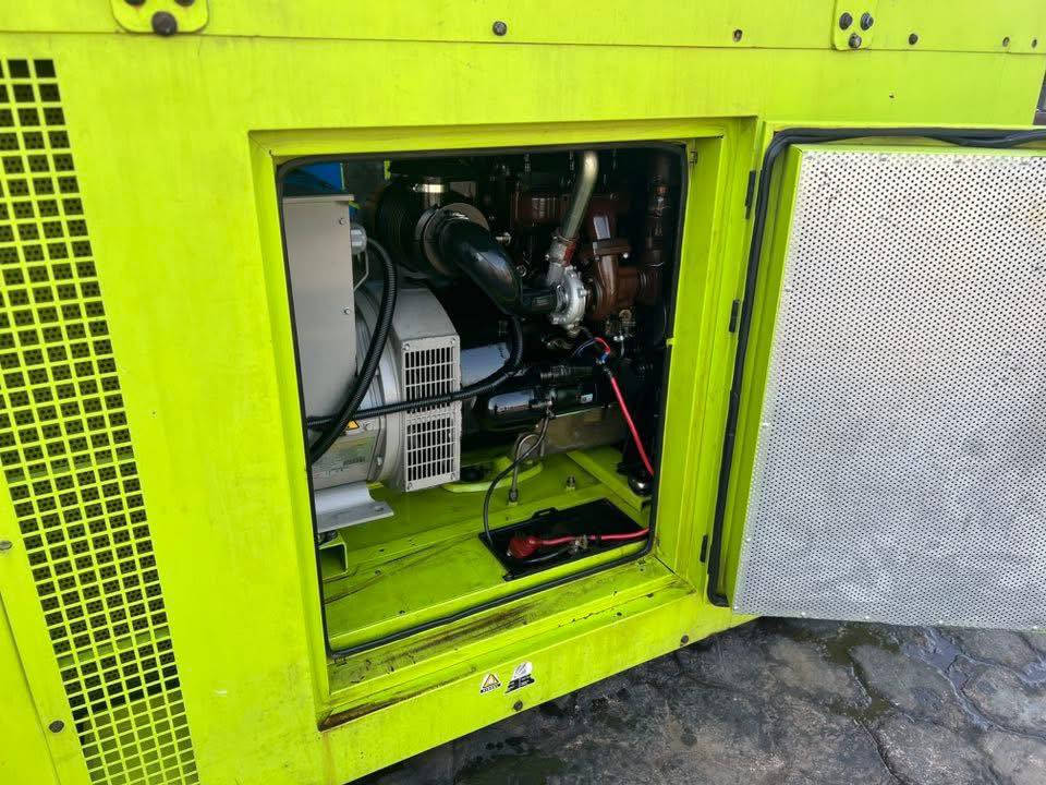 تحيه طيبه
مولد بيركنز انكليزي 🇬🇧
القدره   3بستم سوبر 
التوليد 50kv ستامفورد انكليزي 🇬🇧
نوع الكاتم     جين باور نسبه الكتم %90
خزان وقود ⛽️ سعه 150L
مع سستم برودكشن كامل للحمايه 
للاستفسار 
***********
***********
