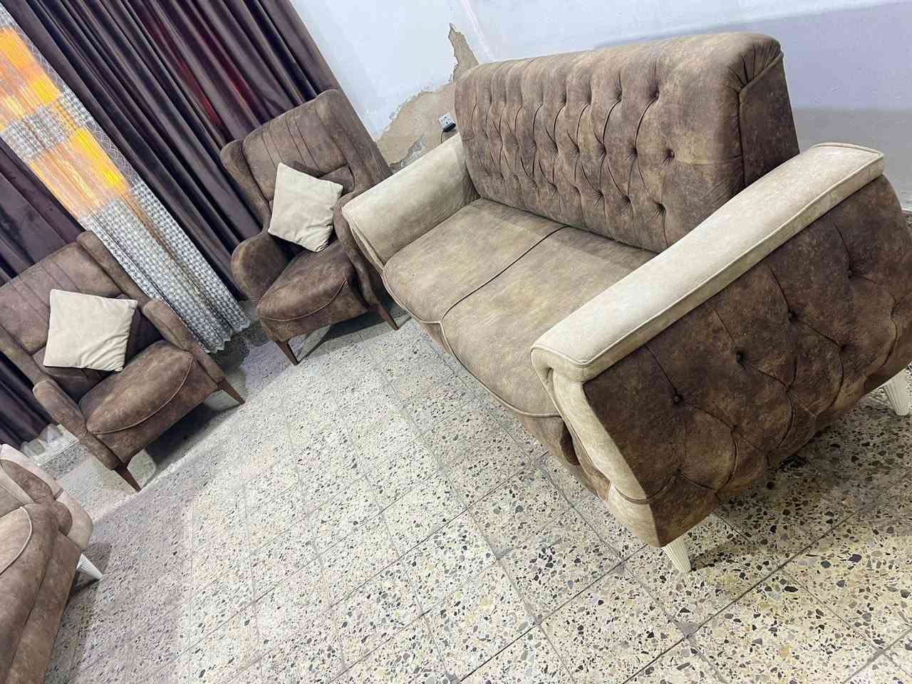 تخم 7مقاعد اخو جديد أي ضرر مابي خشب بلوك اسود تفحص وتأخذ قماش وتر بروف  سعر ,,225,,بي مجال مكان لبياع *********** يوجد واتساب
