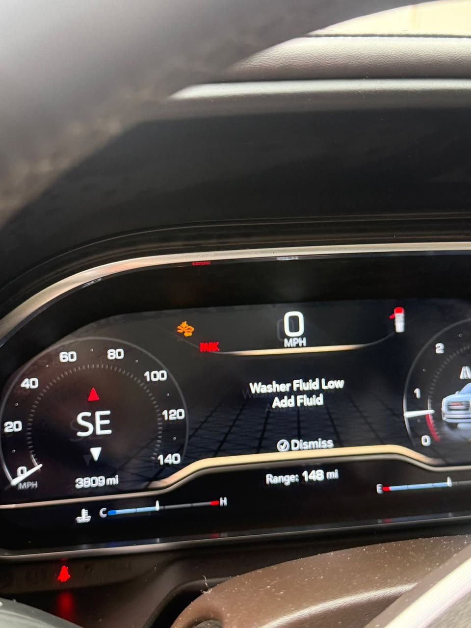 السلام عليكم
GMCشاصي طويل يوكن 
مديل 2024
سياره فول للاخير 
شاشه جبيره  شاشه دجيتل الكتروني سياره فول للاخير سياره ما نازله للشارع وما مشتغله خط ابد سياره جديد بمعنى الكلمه ماشيه 3الاف بس رقم اربيل بسمي لون ازرق جنطه كهرباء سياره فول فتحة سقف 
الحادث بنيد وباب اصلي تفصيخ نفس الون والجاملغ مصبوغ 
شراي خابر ***********
مكاني بغداد شارع فلسطين 
سعرها 47الف دولار يعني 4شدات و70ورقه وبيها مجال
