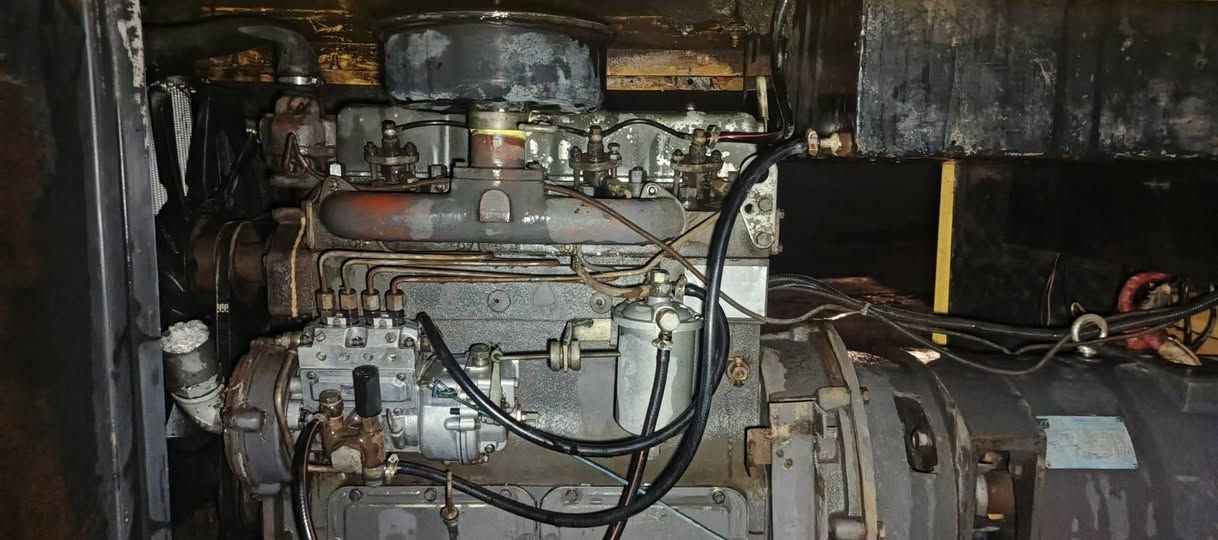 السلام عليكم البيع المولد بشرط الشغل المولد حيل نضيف بيركنز 30 كيفي 4بستم الرمادي التاميم ***********
