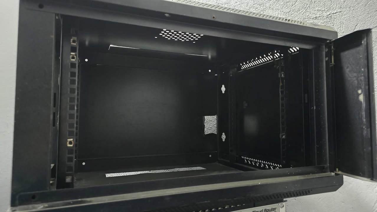 السلام عليكم
دش 30 
912 
سكاتر 
راك 6u 
اسميات


**إذا كنت صاحب هذا الإعلان وتريد حذفه لأي سبب، رجاءا أرسل رسالة إلى الدعم الفني**