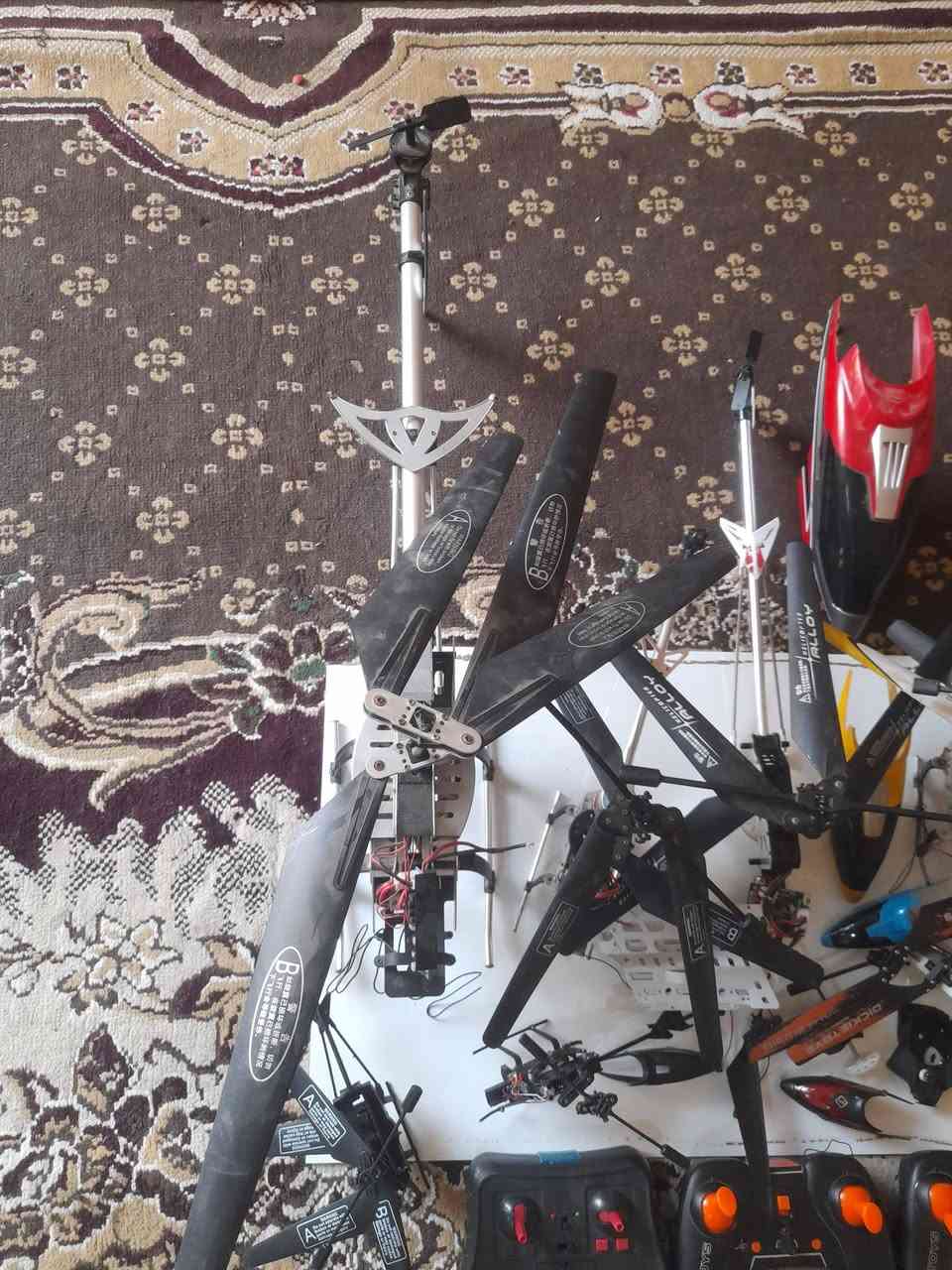 السلام عليكم// كما موظح بالصور  قطع غيار هليكوبترات  وريموتات ينباعن كقطع غيار  وخرايط 🛩


**إذا كنت صاحب هذا الإعلان وتريد حذفه لأي سبب، رجاءا أرسل رسالة إلى الدعم الفني**