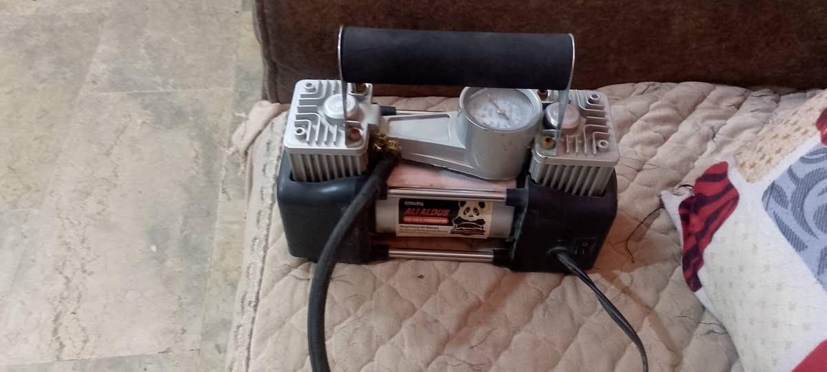 عندي منفاخ كهرباء لبيع شغال 25 الف ***********
