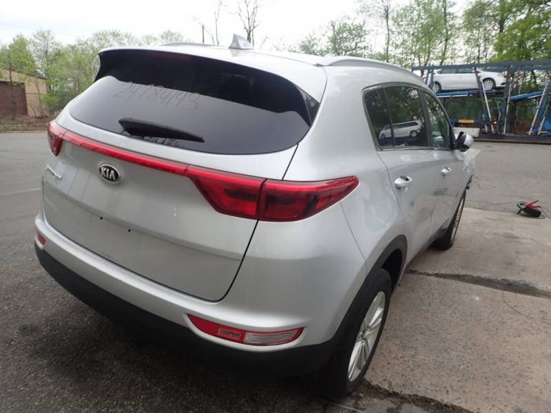 كيا سبورتج 2017 وارد أمريكي مواصفات  رقمها بغداد تحويل ثاني يوم السعر (150)
وبيها مجال مكان السيارة بغداد / العبيدي / شارع البدالة
رقم الموبايل (***********) بغداد, العراق
