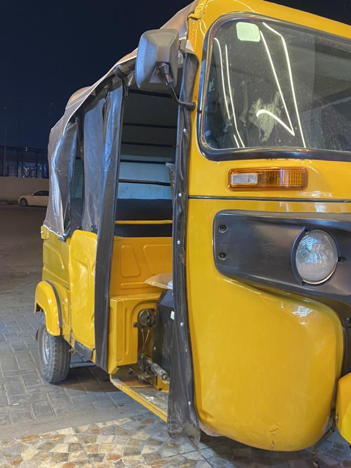 السلام عليكم تكتك باجاج 21 للبيع رقم او سنويه نكليزي اب أسمي تحويل ثاني يوم تكتك خير من الله كبل للشارع ما نقصها برغي بغداد حي الجهاد ***********
