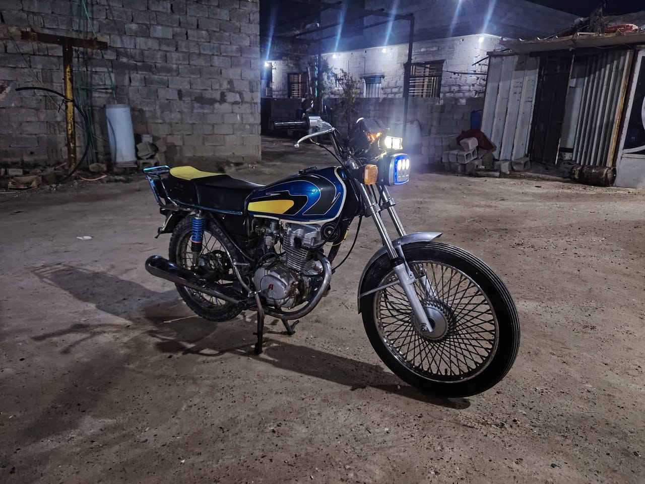 سلام عليكم دراجه 4كير نضيفه كهربائيات شغاله ضفيره جديده محرك ما مفتوح السعر 325 وبيها مجال المكان بغداد اليوسفيه 
الهاتف ***********
***********
