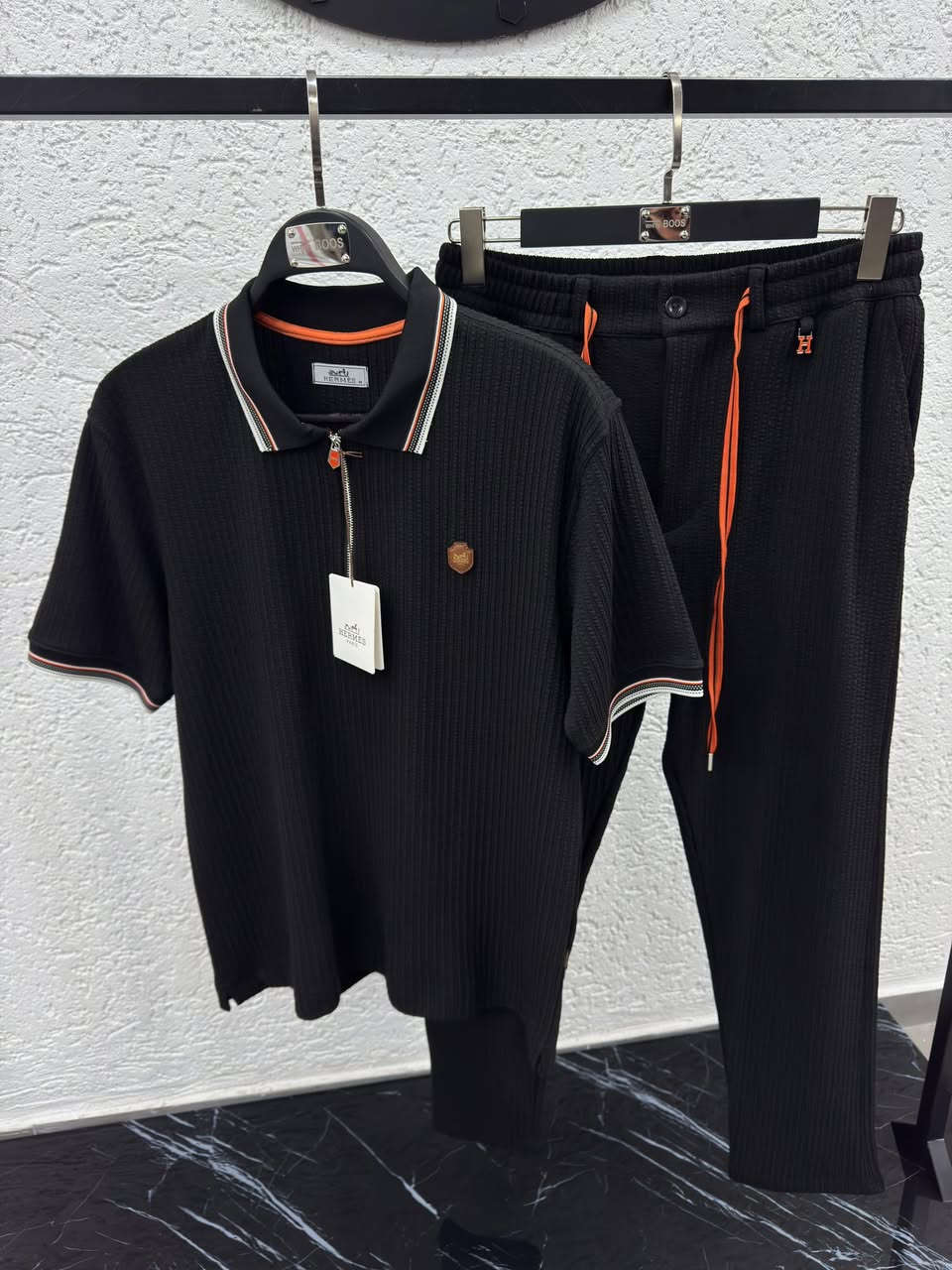 🔥 تراك سوت جديد وصل 🔥
يا الله على الأناقة والراحة 😍
تراك سوت  بخامة قطن أصلي أوريجنال 🧵
ناعم، مريح، وشكله كلش حلو على اللبس 👌

✔️ خامة قطن ممتازة
✔️ تصميم عصري ورياضي
✔️ مناسب للطلعات والرياضة

لا يفوتكم… الكمية محدودة ⏳
تعالوا وخذوا الأجمل لبداية الموسم 🔥


**إذا كنت صاحب هذا الإعلان وتريد حذفه لأي سبب، رجاءا أرسل رسالة إلى الدعم الفني**