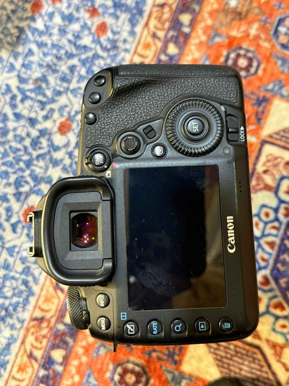 السلام عليكم مستعجل على البيع
كانون 5Div 
عدسه ٨٥ ارت ١.٤ 
كامره غنيه عن تعريف والعدسه كذالك فئة ارت مستخدمات شي قليل كلش 
سعر مليون ٦٠٠ بيه مجال للشراي فقط 
*********** موجود واتساب موقعي بغداد مدينه الصدر
