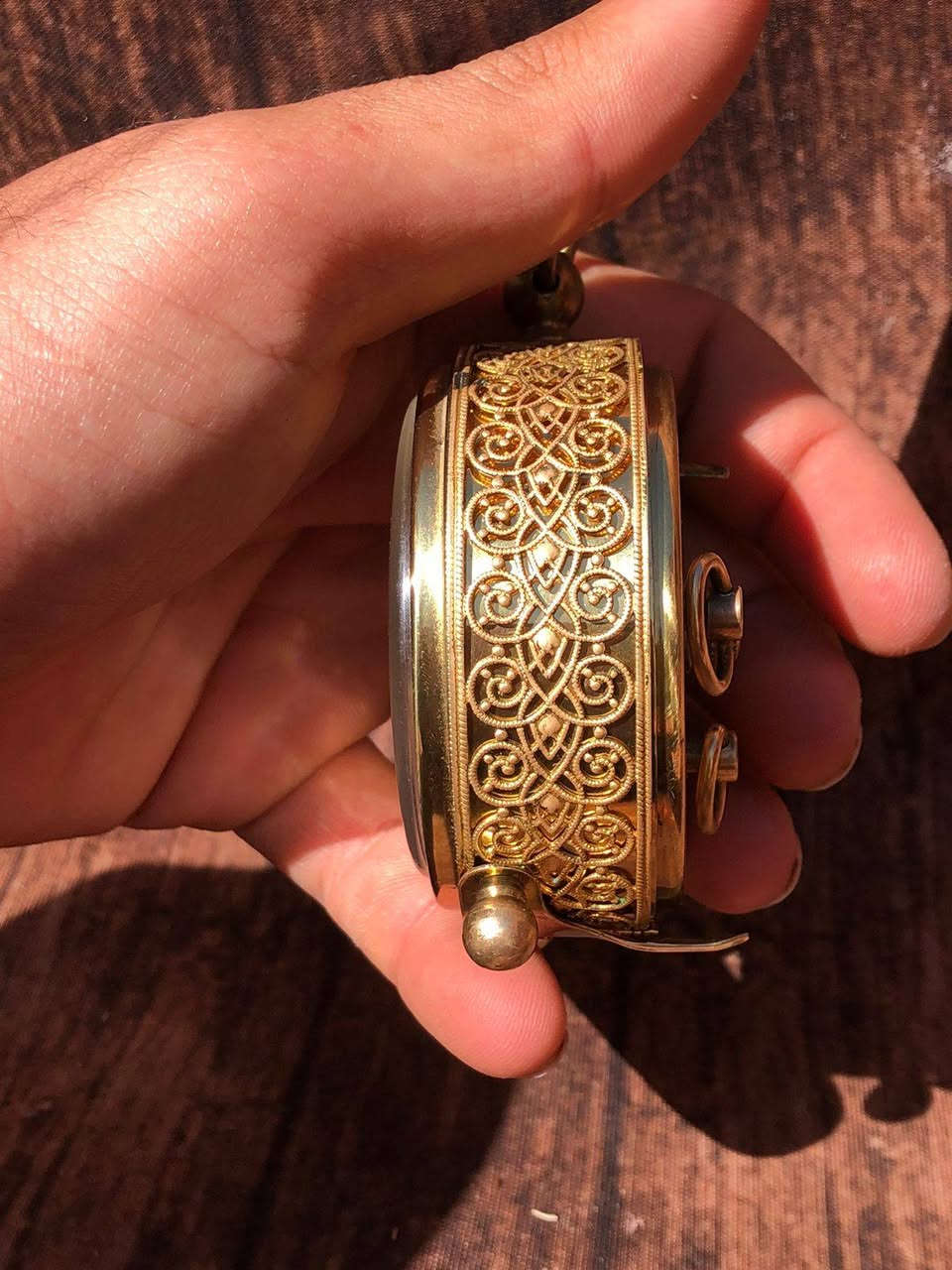 ساعه المانيه تكويك وبيه جرس
صناعه قديمه
نظافه تامه
سعر تفضل خاص


**إذا كنت صاحب هذا الإعلان وتريد حذفه لأي سبب، رجاءا أرسل رسالة إلى الدعم الفني**