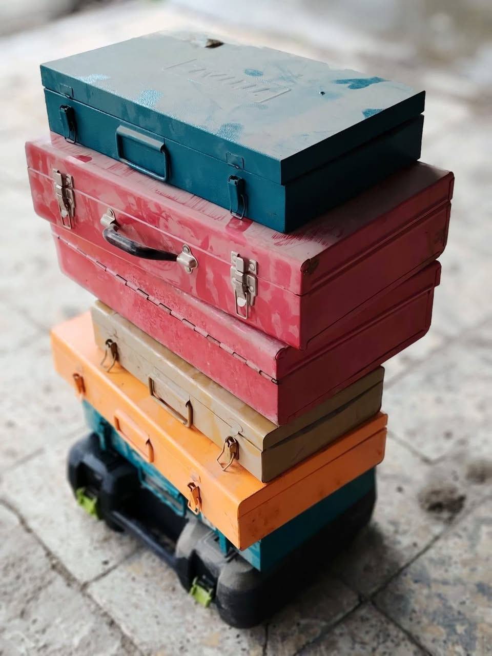 سلام عليكم ورحمة الله وبركاته
غراض للبيع
مع عدد


**إذا كنت صاحب هذا الإعلان وتريد حذفه لأي سبب، رجاءا أرسل رسالة إلى الدعم الفني**