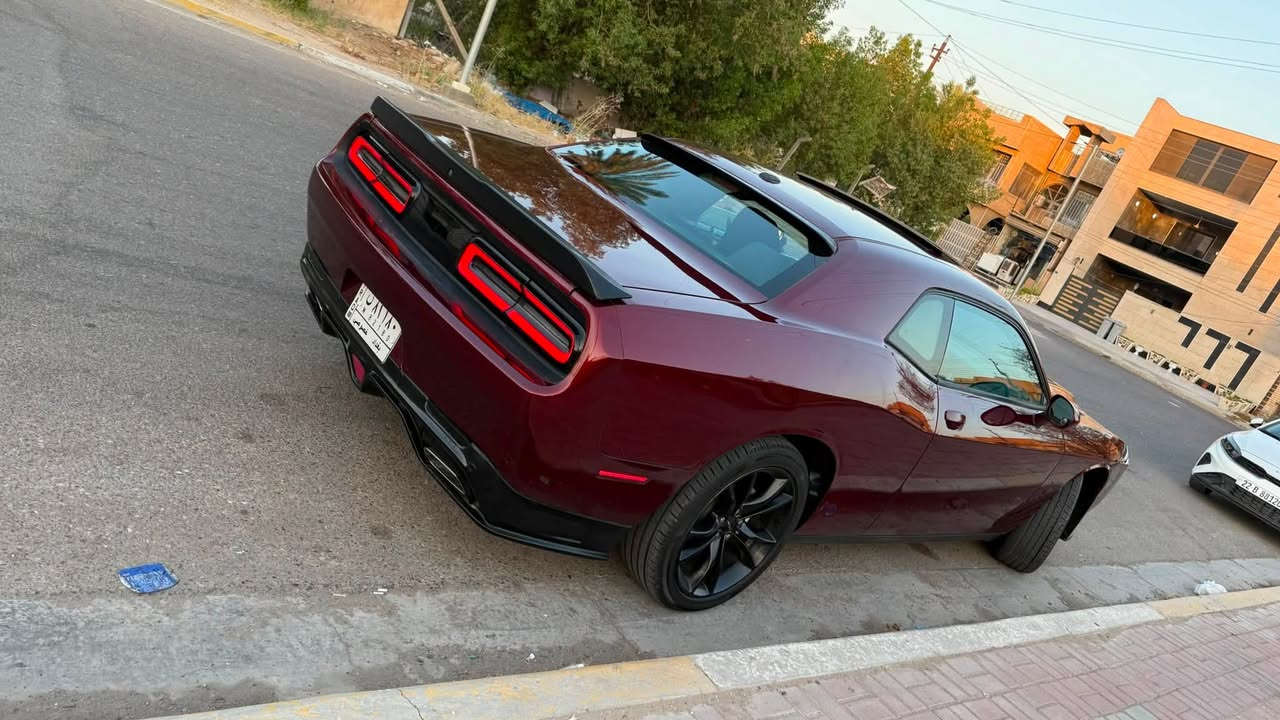 السلام عليكم
دوج جالنجر موديل 2019 +Sxt   فتحة 
رقم بغداد بسمي 
محرك 3600. V6   ماشية.       58 الف كيلو.  36 مايل 

حادث السيارة موضح بل صور حادث خلفي بسيط بجم كبس بدون ايرباك بدون دواخل جاملغات الامامية كلير بنيد مبدل (ديمون ) للجمالية و الاصلي مالتها موجود بس جارد 
وباقي التفاصيل موجودة بل سونار وصور الحادث مرفقة 
مكان السيارة بغداد / عامرية او حي الجهاد سعر السيارة 170 وبيها مجال ***********
