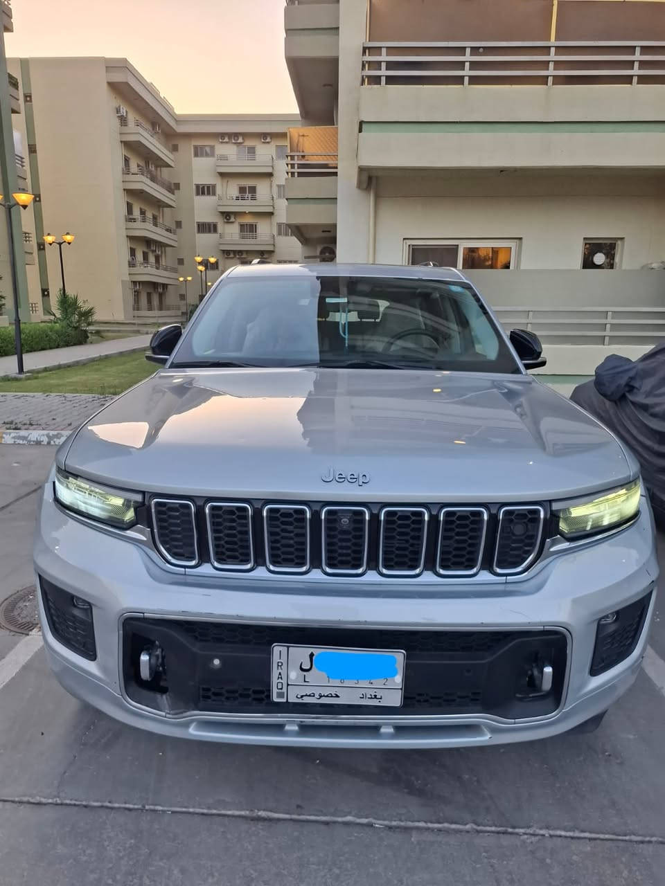 جيب كراند شيروكي وارد امريكي / اوفرلاند / 7 راكب

موديل 2023 / اللون سلفر/ رقم بغداد/ السيارة بأسمي ( اني مستوردها من امريكا)

السيارة بنزين / محرك 3600

ماشية اقل من 7 الاف ميل

الضربة موضحة بالصور

مبدل جاملغ امامي الاصلي / باب امامي بصف السايق الاصلي ( يعني بدون صبغ الجاملغ والباب )

ومصلح الباب الخلفي ونصه مصبوغ

السعر 38 الف دولار وبيها مجال بسيط

للاستفسار واتساب ( ***********)

مكان السيارة بغداد / زيونة
