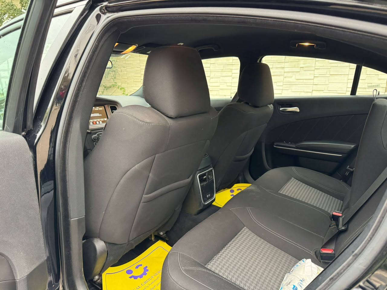 السلام وعليكم دوج جارجر موديل ٢٠٢٣ النداء الأخير  سياره جديده وبعد احله من الصور دخول جديد السياره كفاله عامه من الضربه والتبديل والفتح والبارد عدا الدعاميه اماميه مبدله
وارد أمريكي حادث دعاميه اماميه فقط 
ورصعه بصيطه بلباب الخلفي  رقم بغداد باسمي 
بصمه + بصمه أبواب + كشنات مخمل 
كشن كهرباء + كشن خلفي تدفئه + تشغيل عن بعد + حساسات امامي + حساسات خلفي + كامير دواره  شاشه جبيره +اتحكمات ستيرن + ابل كار بلي +باقي مواصفات المعروفه sxt 
ماشيه 24  ميل 
الكراده قبل جسر المعلق 
***********
