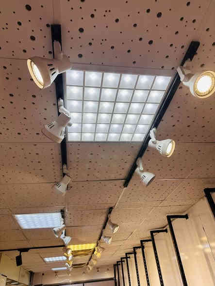 سبورت لايت ديكور ملابس 
القطعه 5 الاف السجه الكبير 5 الاف الصغير 2 الاف
***********
