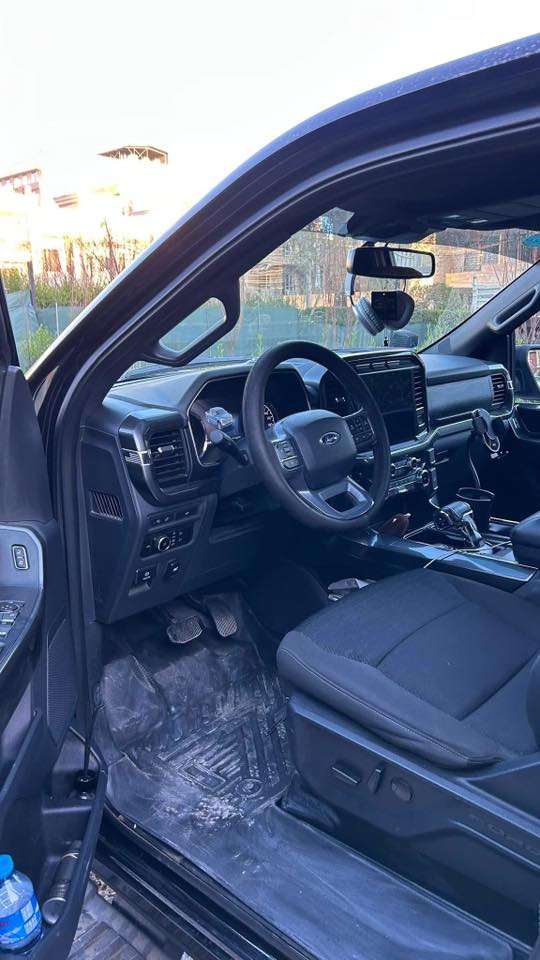 للبيع
التواصل واتس اب *********** 

Ford f150 xlt sport 

موديل ٢٠٢٣

سيارة خليجي شركة القاصد 

مواصفات سبورت 

محرك ٨سلندر ٥٠٠٠

فور ويل 

٧ وضعيات قيادة 

كير ١٠ نمر 

كامرات ٣٦٠ 

اربع كامرات 

رادارات امامي 

رادار جانبي نقاط عمياء 

رادار خلفي 

حساسات خلفية 

شاشة عدادات نص دجتل 

شاشة جبيرة فول مواصفات وكار ابل بلي 

تدفئة كشنات 

كشنات كامل كهرباء 

تبريد قطعتين 

يعني السيارة فول مواصفات عدا الجلد والفتحة 

الاضافات الي عل سيارة 

كت ترفيع امريكي اصلي ماركة راف كنتري ٣انج 

تاير حجم كبير يوكاهاما جيو لاندر 

كفر بدي مسح اصلي اربع قطع 

لايتات خارجي امامي. 

امريكي اصلي راف كانتري 

السيارة مكفولة من الصبغ والبارد كير ومحرك بشرط 

السيارة ماشية ٨٤ الف كيلومتر

السعر ٤١,٠٠٠ اربع شدات وعشر ورقات وبيها مجال للجاد
