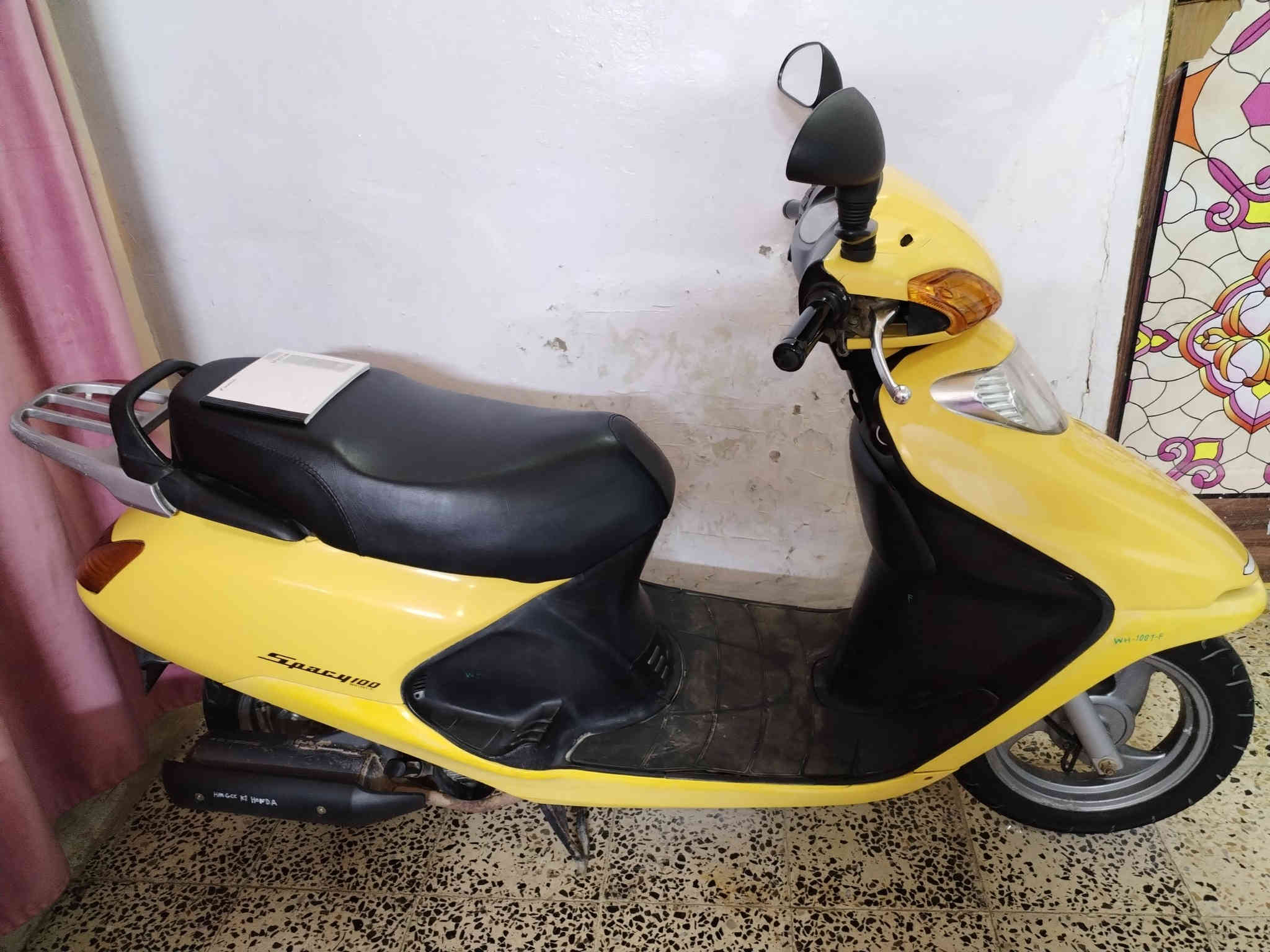 السلام عليكم
دراجه سبيسي ياباني رمبه ماماشيه بالعراق شي قليل كتلوك الشركه بيها مامفتوحه كفرات بلاديه مختمه  بعدها لوك جيب فيتر وياك وفحص  نگره سلف او هندر الكهربائيات كلها شغاله كيج بانزين الكيلو متر  حساسات بريك سلف لايت عالي ناصي بگ لايت صطاب اشاير صوتيات كله على وضع الشركه الدراجه خرسه شلعتها كلش قويه الدراجه مضمومه ماطالعه راعيها بس خمس تيام ينزل وبعداها لوك 
السعر 1100000 مليون او ميه وبيها مجال
 خواتها بواحد ونص واكثر   
المكان واسط قضاء الحي
*********** هذ رقمي الشراي يتصل
اسف عل اطاله
