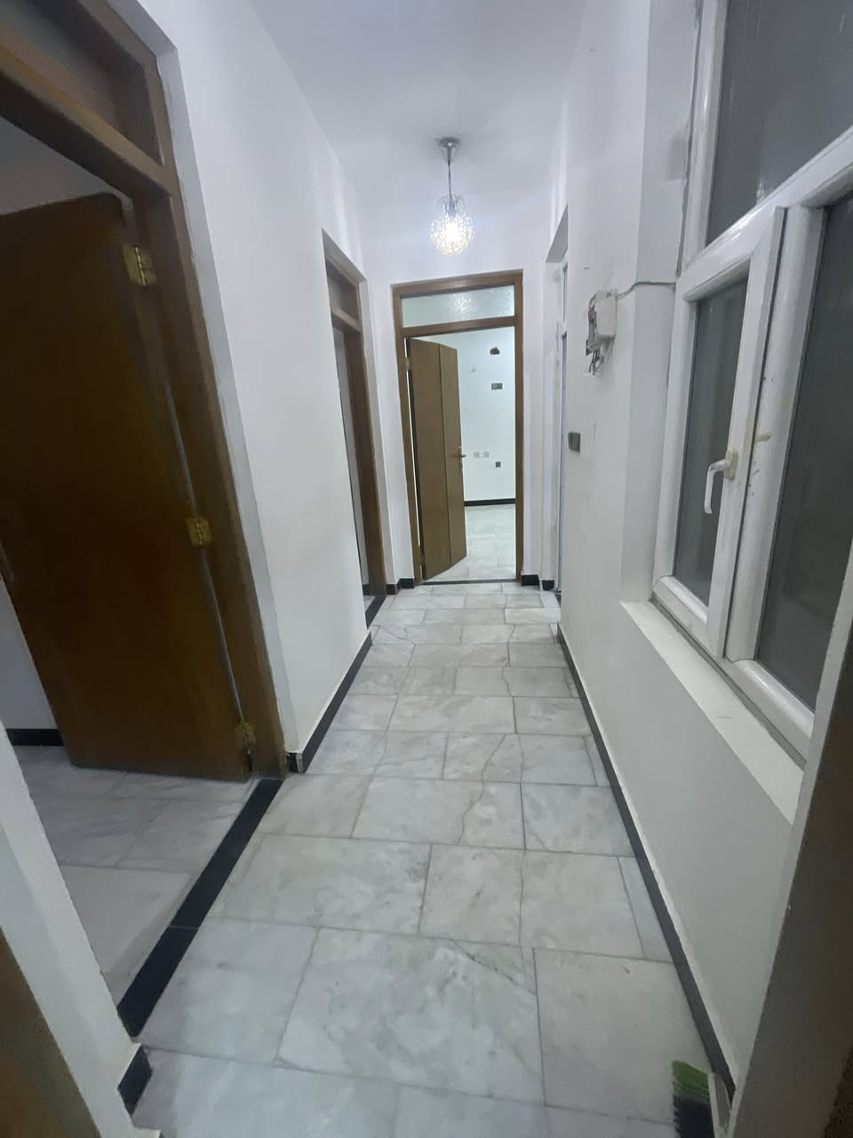 🔴شقة للايجار في الكرادة🔴
📍الموقع : كرادة داخل شارع فالح ابو العمبة
🔷المساحة 100 متر 🔷
🔷طابق اول 🔷
🔷تحتوي على غرفتين وصالة ومطبخ وحمام 🔷
🔹حالة الشقة : بناء حديث 🔹
🔹تتكون من مدخلين🔹
🔹سعر الايجار : 750 الف 🔹
🔹يصلح ايجار : عوائل/ شركات🔹
————————— 
🏢 شركة المستقبل للاستثمار والتسويق العقاري 
🔺نستقبل كافة عروضكم وطلباتكم 
🔺للاستفسار : 
***********
