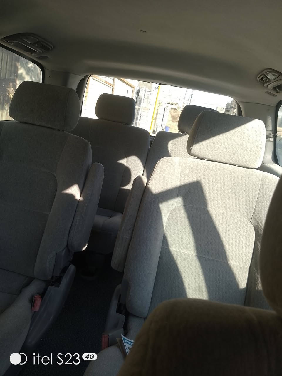 كيا سيدونا 2005رقم بغداد 
مكاني بغداد العبيدي ***********
