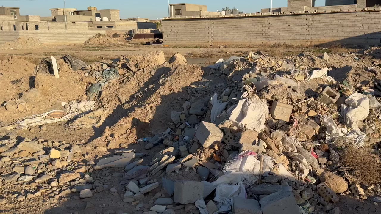 قرب تبيليط حي الحشد وقرب دائرة المجاري بالبداية قطع ال400 توزيع الشهداء القديم
كما موضح بالفيديو مساحة 125م طابو صرف تحويل مباشر بسم المشتري 

هاي القطعة معروضه بمكتبنا حصرا مكتب سما بلدروز للعقار مدخل شارع العلوة
***********
