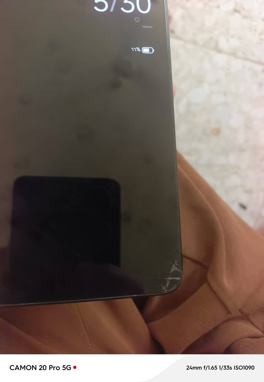 السلام عليكم بوكو  x6  برو نظيف وكلشي بي شغال فقط فطر موضوع بشاشه ما ماثر على اللمس نهائيا 
ذاكره  512  
 سعر٢٢٠ الف مكاني  بغداد الزعفرانية 
***********

