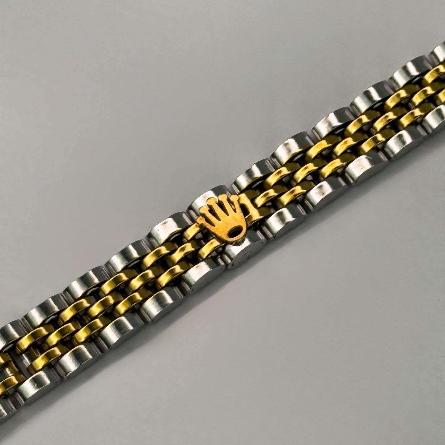 Zain_Pazaar
سوار رجالي ماركة ROLEX

المواصفات
.المعدن ستيل 
.اللون فضي مطعم بالذهبي
.ضمان سنة على الطلاء
.يأتي مع علبة جلد

السعر 25.000 شامل اجور التوصيل
يوجد توصيل لجميع محافظات العراق 

للإستفسار:***********
او مراسلة الصفحة

#ساعات #رجالي #توصيل #f #اكسسوارات #العراق #m #a #ملابس #ماركة #tiktok #instagram #fashion #facebook #تجميل #أناقة #هدايا #هدايارجاليه #هدايامميزة #ضمان #hublot #followforfollowback #explorepage #ex #explore #share #like #instalike #save #money
