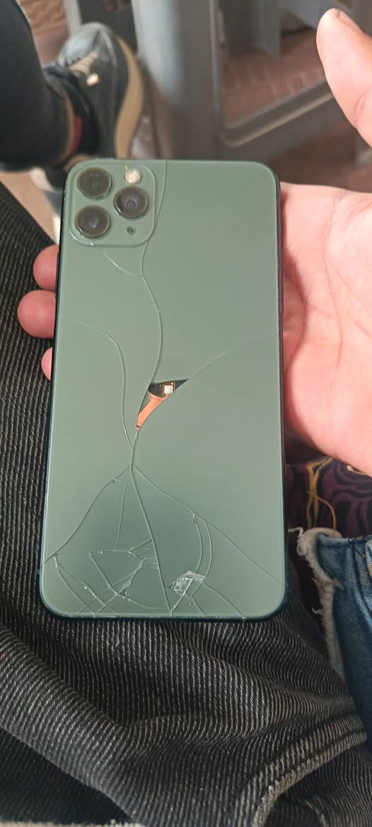 للبيع السعر 300 وبي مجال تقاطع السادة التواصل ***********
