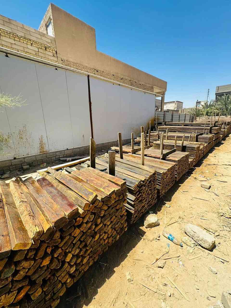 قالب خشب للبيع 13 مكعب سعر مناسب/4000مليون وبي مجال /***********
